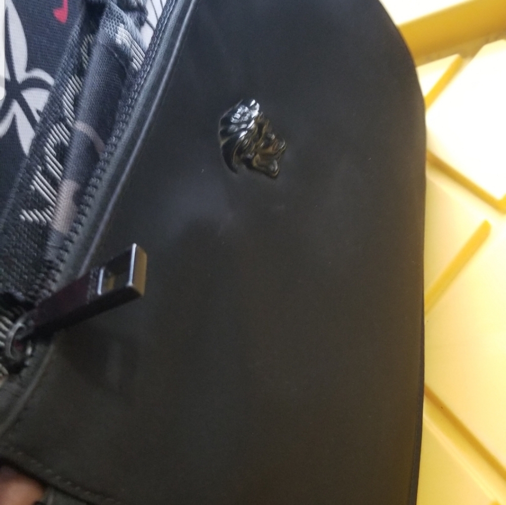 VERSACE MENS BLACK LEATHER LOGO POUCH